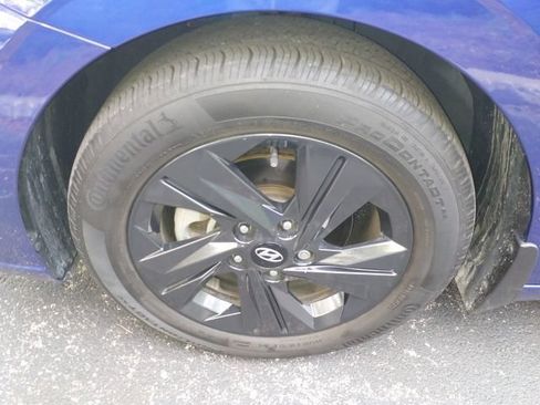 Used 2023 Hyundai Elantra SEL FWD image 9