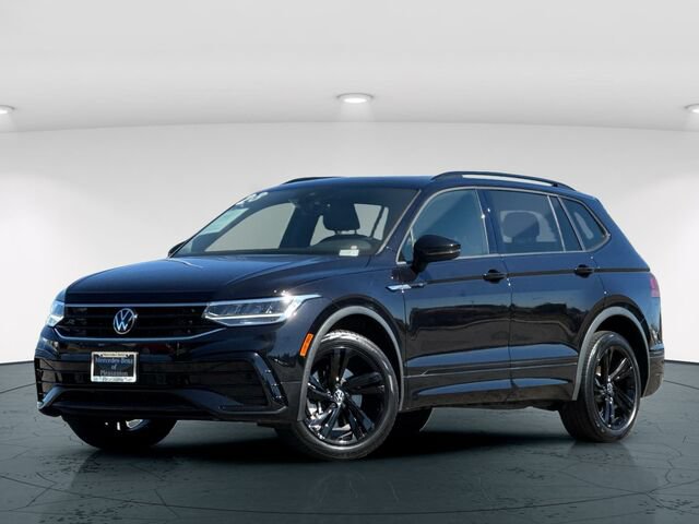 Used 2023 Volkswagen Tiguan SE R-Line FWD image 2