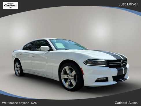 Used 2019 Dodge Charger SXT image 1