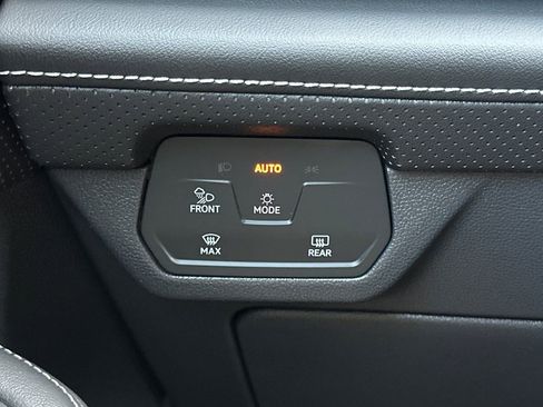 New 2026 Volkswagen Atlas SE FWD image 24