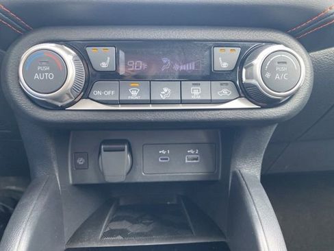 Used 2024 Nissan Versa SR image 36