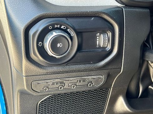 Used 2024 Jeep Wrangler Unlimited Sport AWD/4WD image 25