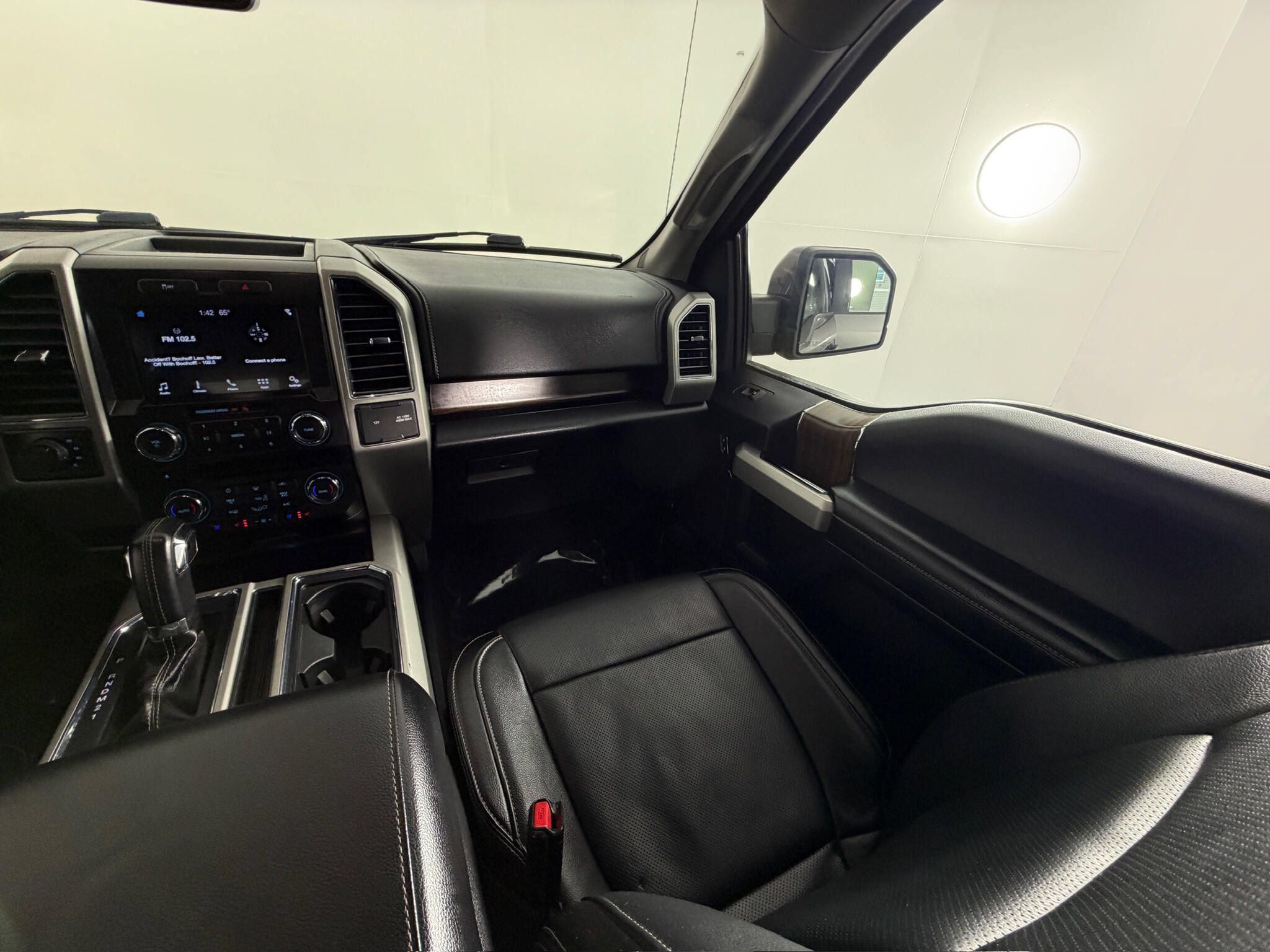 Used 2017 Ford F150 Lariat w/ Equipment Group 501A Mid AWD/4WD image 11