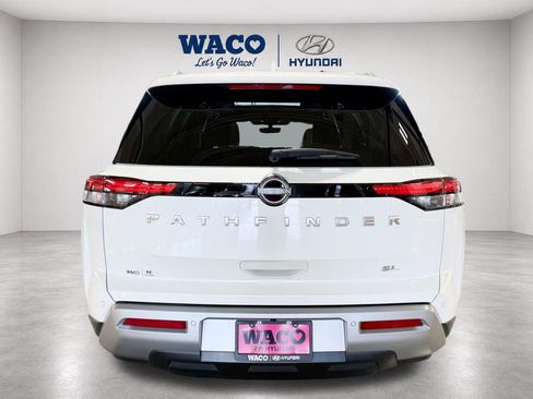 Used 2024 Nissan Pathfinder SL w/ SL Premium Package FWD image 8