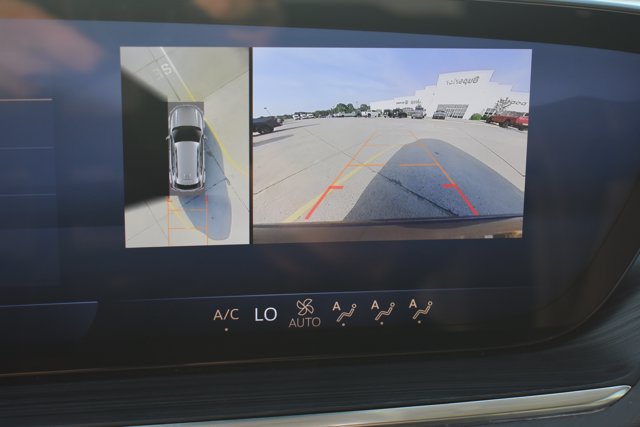 Used 2024 Buick Envision Preferred AWD/4WD image 26