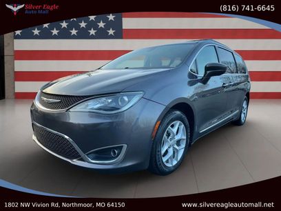 Used 2017 Chrysler Pacifica Touring-L w/ Tire & Wheel Group