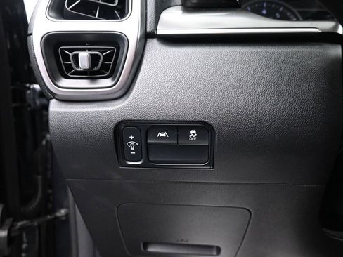 Used 2023 Kia Sorento LX image 20