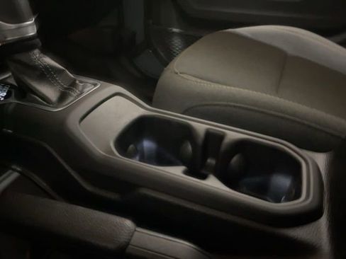 Used 2025 Jeep Wrangler Unlimited Sahara w/ Safety Group AWD/4WD image 59