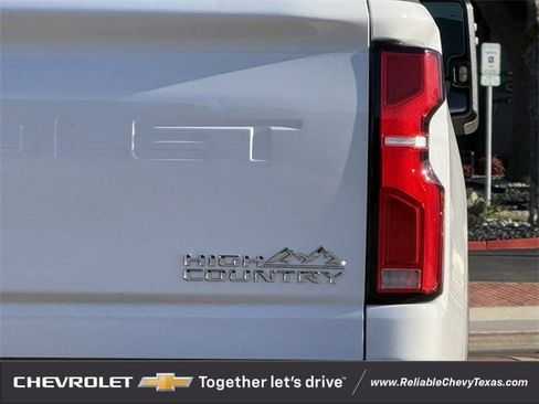 Certified 2025 Chevrolet Silverado 2500 High Country w/ Technology Package image 8