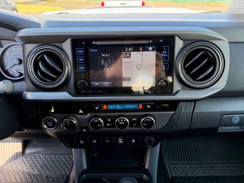 Used 2017 Toyota Tacoma TRD Pro image 19