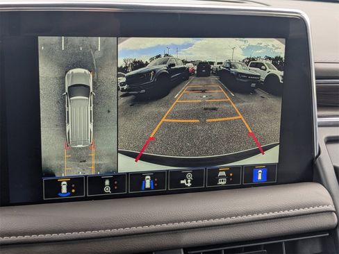 Used 2022 Chevrolet Tahoe LT w/ Luxury Package image 23