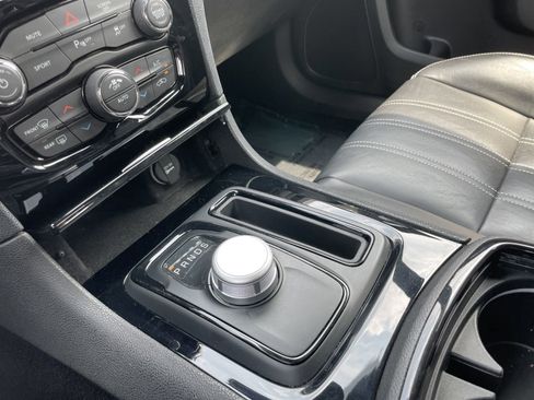 Certified 2022 Chrysler 300 S image 18