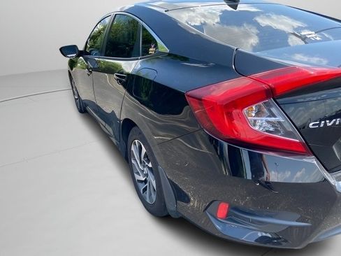 Used 2018 Honda Civic EX image 12