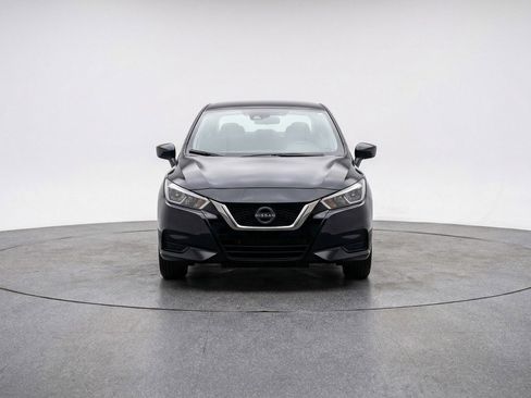 Used 2025 Nissan Versa SV image 2