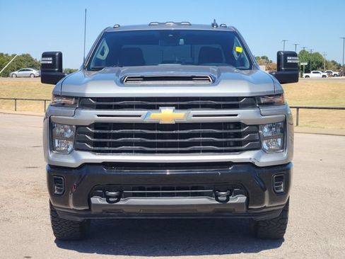 Used 2024 Chevrolet Silverado 2500 Custom w/ Custom Value Package AWD/4WD image 2