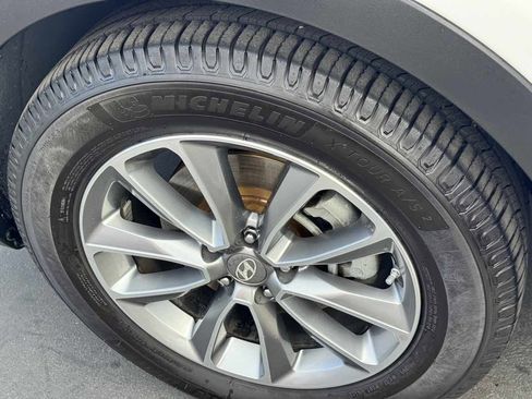 Used 2017 Hyundai Santa Fe SE w/ Cargo Package FWD image 23