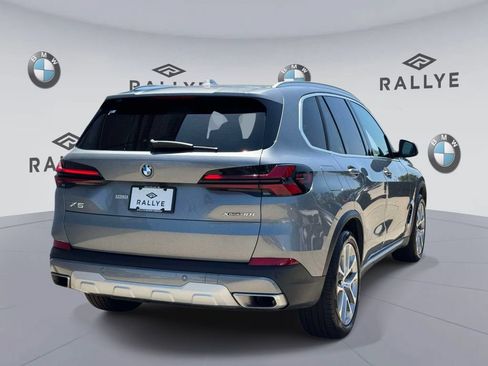 Used 2024 BMW X5 xDrive40i w/ Parking Assistance Package AWD/4WD image 4