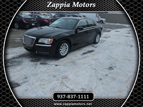 Used 2013 Chrysler 300 RWD image 1