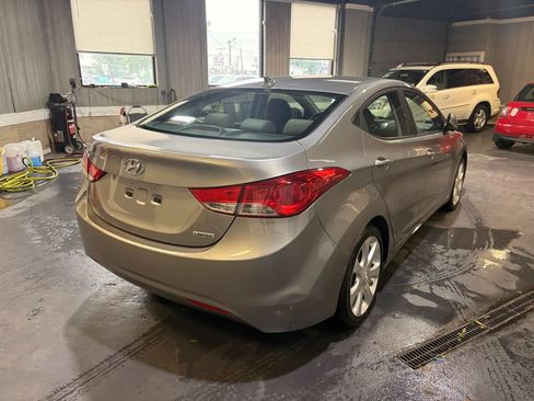 Used 2012 Hyundai Elantra Limited FWD image 6