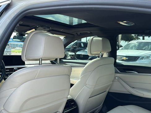 Used 2018 BMW 530e RWD image 18