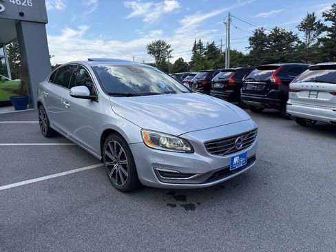 Used 2017 Volvo S60 T5 Inscription Platinum w/ Climate Package AWD/4WD image 4