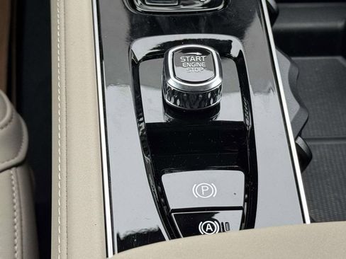 New 2026 Volvo XC90 B6 Plus w/ Protection Package Premier AWD/4WD image 7