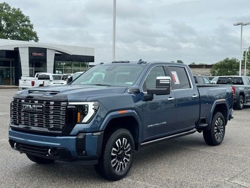 Used 2026 GMC Sierra 2500 Denali Ultimate AWD/4WD image 1