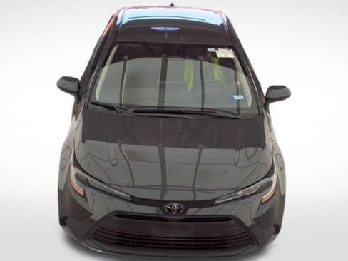 Used 2025 Toyota Corolla LE FWD image 7
