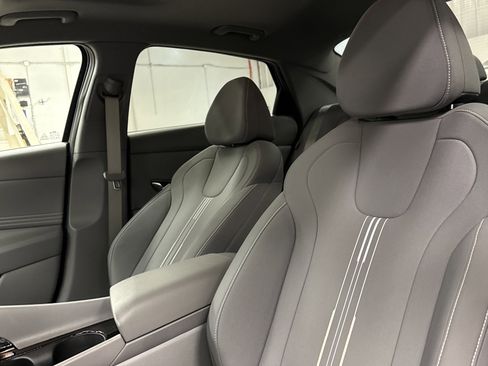Used 2024 Hyundai Elantra SEL w/ Convenience Package image 5