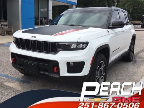 Used 2022 Jeep Grand Cherokee Trailhawk AWD/4WD image 1