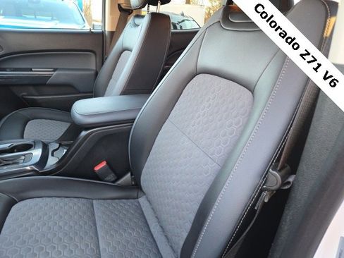Used 2022 Chevrolet Colorado Z71 image 20