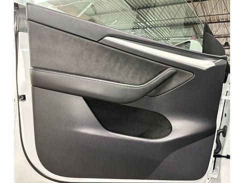 Used 2023 Tesla Model Y Performance image 18