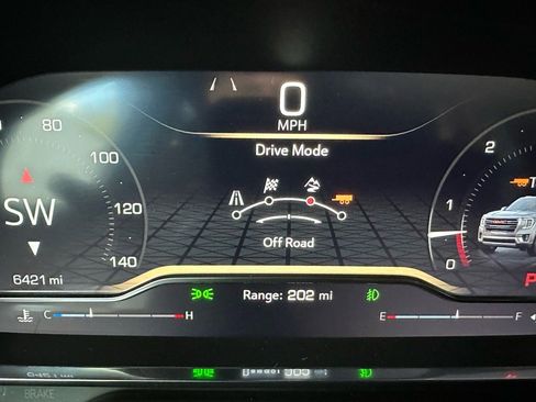 Used 2024 GMC Yukon XL SLT w/ SLT Luxury Package image 47