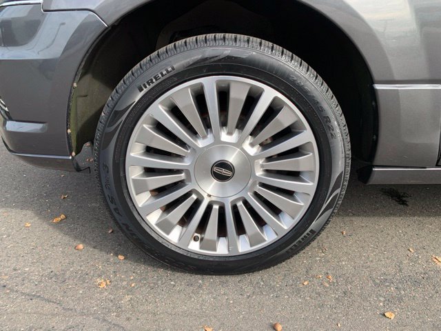 Used 2015 Lincoln Navigator 4WD image 10