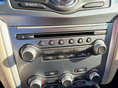 Used 2020 Nissan Pathfinder SL w/ Cargo Package image 17