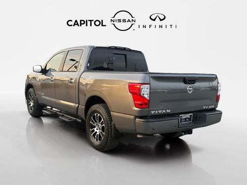 Used 2021 Nissan Titan SV w/ Accessory Utility Package image 7