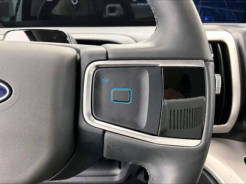 Certified 2025 Ford Expedition Active AWD/4WD image 19