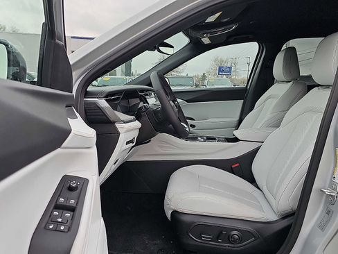 New 2026 Jeep Cherokee Limited image 9