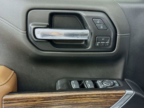 Used 2019 Chevrolet Silverado 1500 High Country w/ Technology Package image 24