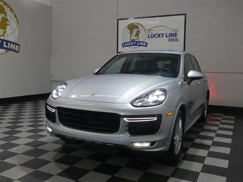 Used 2017 Porsche Cayenne GTS image 4