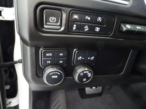 Certified 2024 Chevrolet Suburban High Country AWD/4WD image 12