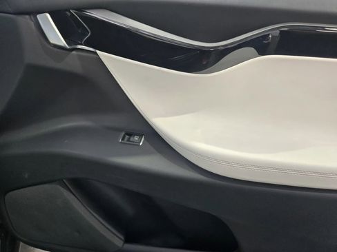 Used 2020 Tesla Model X Long Range image 6