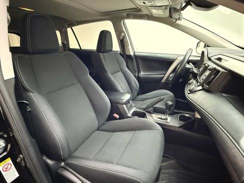 Used 2018 Toyota RAV4 XLE w/ Carpet Mat Package FWD image 13