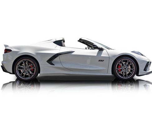 Used 2023 Chevrolet Corvette Stingray Premium Cpe w/ Z51 Performance Package image 2