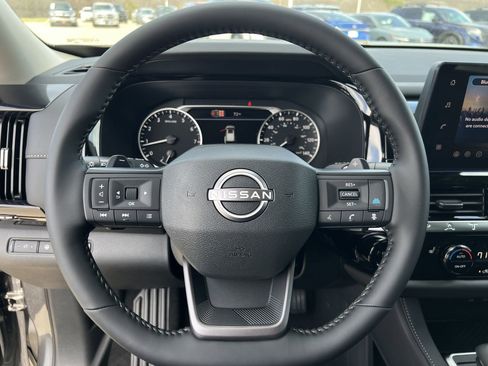 New 2026 Nissan Pathfinder SV image 10