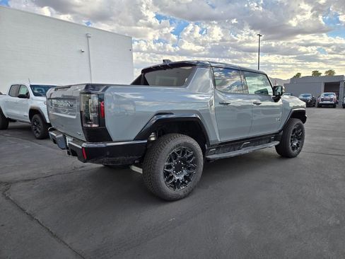 New 2026 GMC Hummer EV 4x4 Crew Cab image 4