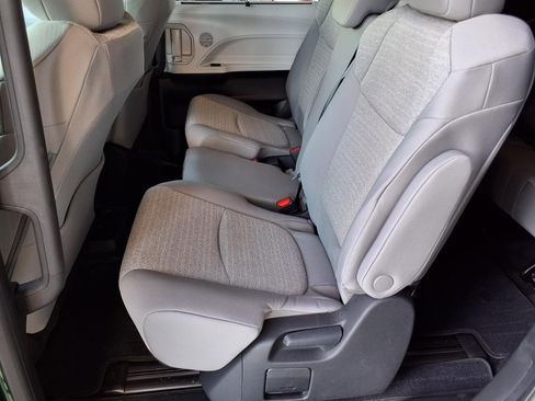 New 2026 Toyota Sienna LE image 8