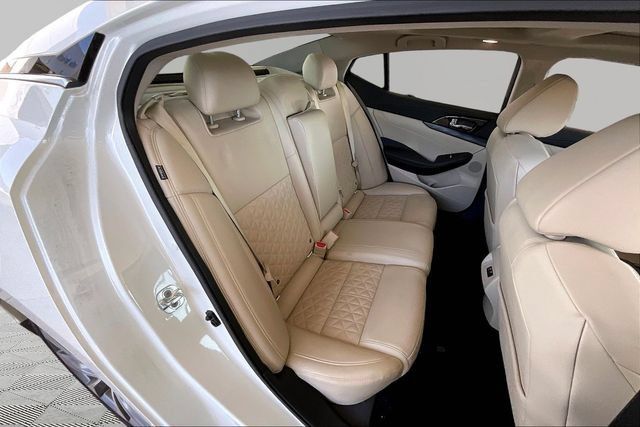 Used 2021 Nissan Maxima Platinum w/ Sport Mat Group FWD image 17
