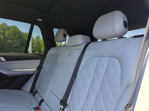 Used 2024 BMW X5 sDrive40i w/ M Sport Package RWD image 28