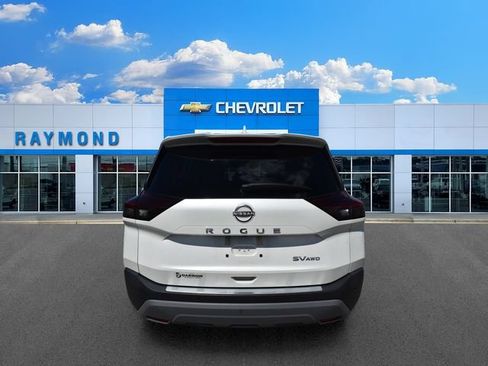 Used 2023 Nissan Rogue SV w/ SV Premium Package AWD/4WD image 4